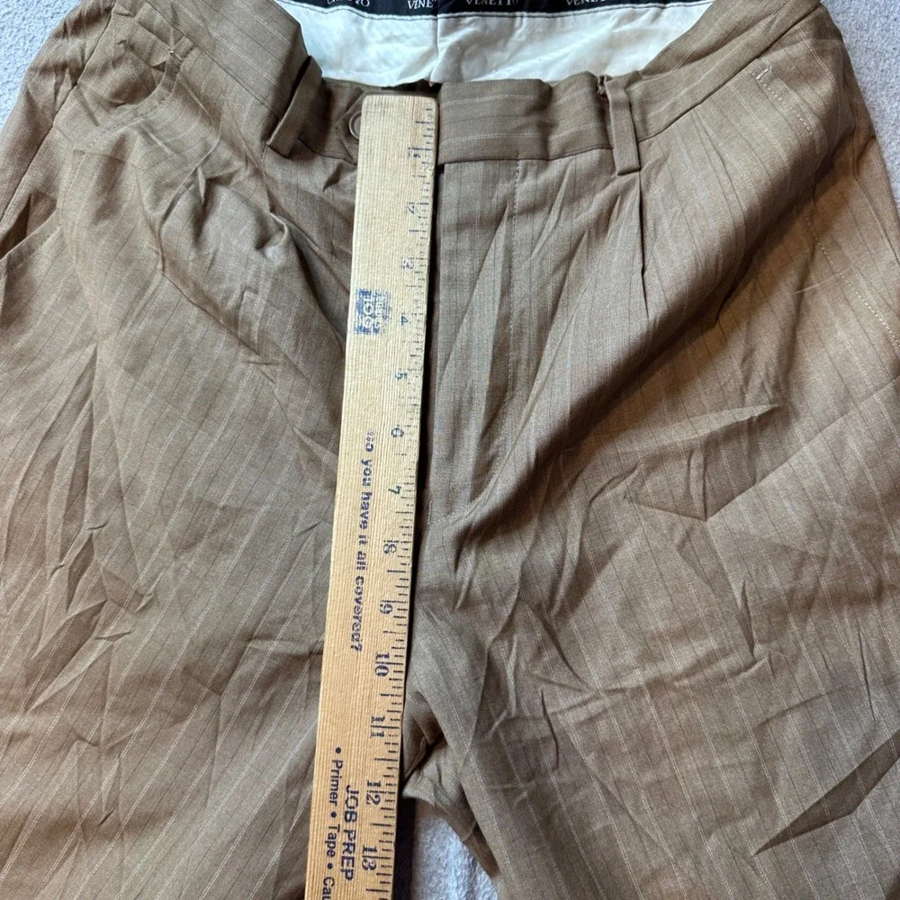 Jean Carlo Venetto Dress Pants Mens 29x29 Tan Pinstripe Pleated Slacks A0654